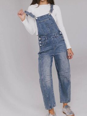 NWT Cutest Barrel Leg Overalls!